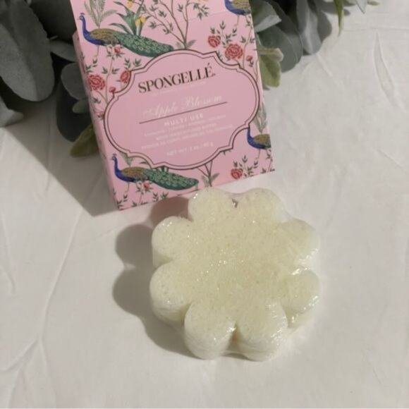 Spongelle Apple Blossom Body Wash Infused Buffer - Picture 4 of 6